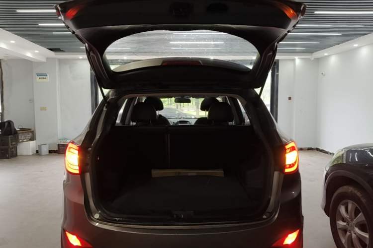 Used Hyundai ix35 2015 2.0L Automatic 2WD Smart Version China V Standard Trunk