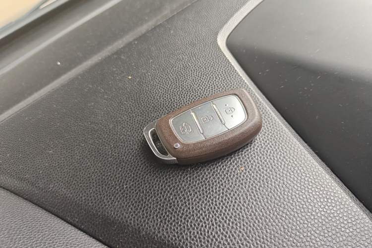 Used Hyundai ix35 2015 2.0L Automatic 2WD Smart Version China V Standard Vehicle Key