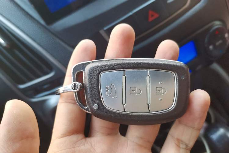 Used Hyundai ix35 2015 2.0L Automatic 2WD Smart Type China IV Vehicle Key