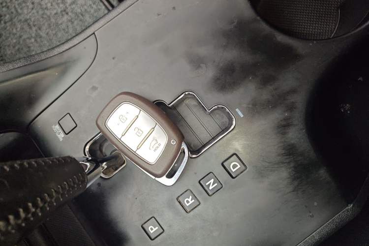 Used Hyundai ix35 2015 2.0L Automatic 2WD Smart Version China V Standard Vehicle Key