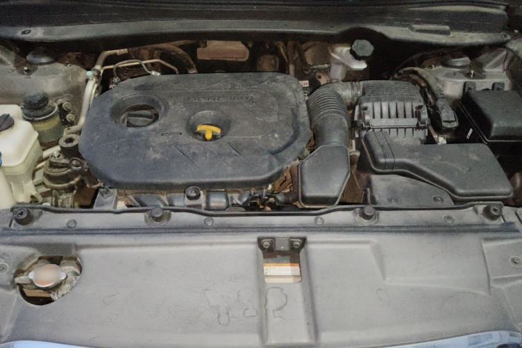 Used Hyundai ix35 2015 2.0L Automatic 2WD Smart Type China IV Engine Bay