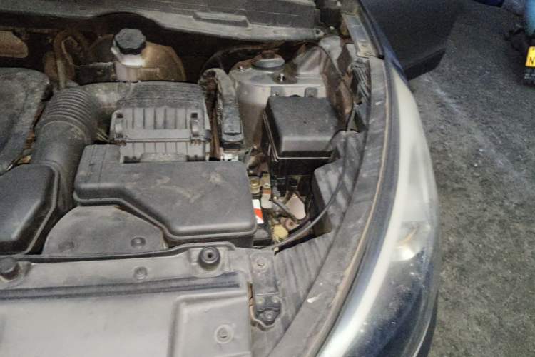 Used Hyundai ix35 2015 2.0L Automatic 2WD Smart Type China IV Engine Bay Left