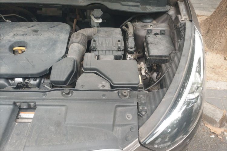 Used Hyundai ix35 2015 2.0L Automatic 2WD Smart Version China V Standard Engine Bay Left