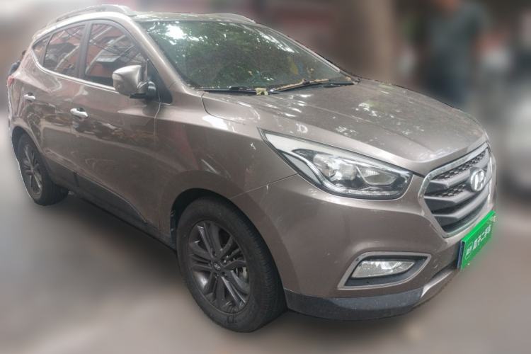 Used Hyundai ix35 2015 2.0L Automatic 2WD Smart Version China V Standard Front Right 45 Deg