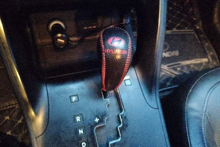 Used Hyundai ix35 2015 2.0L Automatic 2WD Smart Type China IV Gear Lever