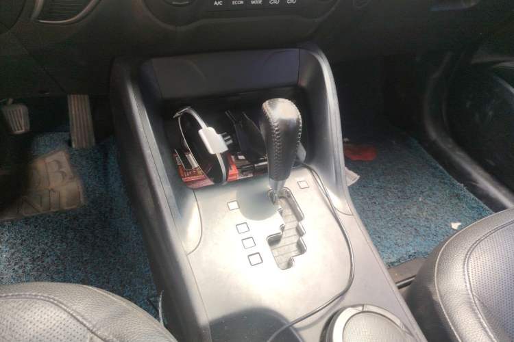 Used Hyundai ix35 2015 2.0L Automatic 2WD Smart Type China IV Gear Lever