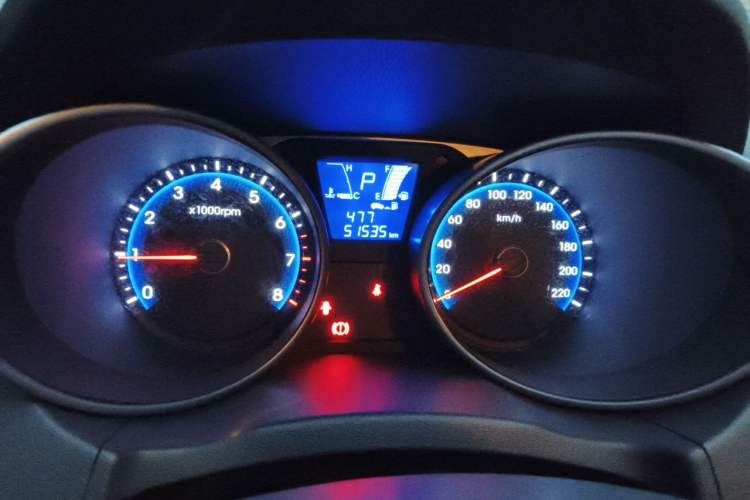 Used Hyundai ix35 2015 2.0L Automatic 2WD Smart Type China IV Odometer Close Up
