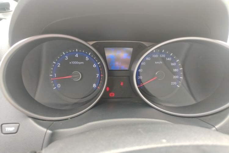 Used Hyundai ix35 2015 2.0L Automatic 2WD Smart Type China IV Odometer Close Up