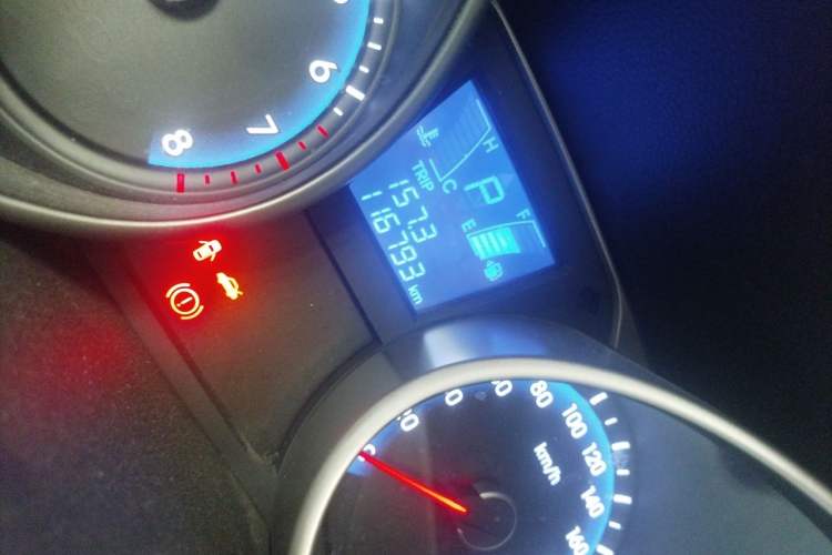 Used Hyundai ix35 2015 2.0L Automatic 2WD Smart Version China V Standard Odometer Close Up