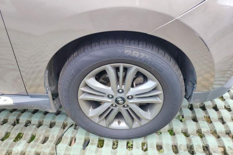 Used Hyundai ix35 2015 2.0L Automatic 2WD Smart Type China IV Right Front Wheel Hub