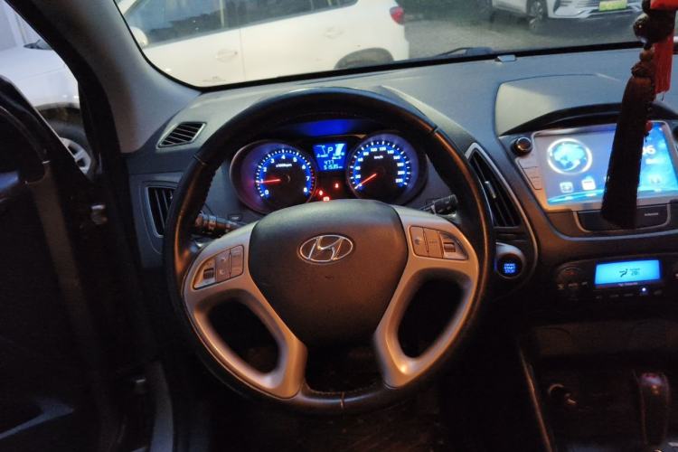 Used Hyundai ix35 2015 2.0L Automatic 2WD Smart Type China IV Steering Wheel