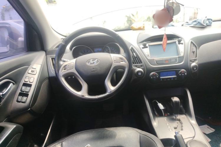 Used Hyundai ix35 2015 2.0L Automatic 2WD Smart Type China IV Steering Wheel