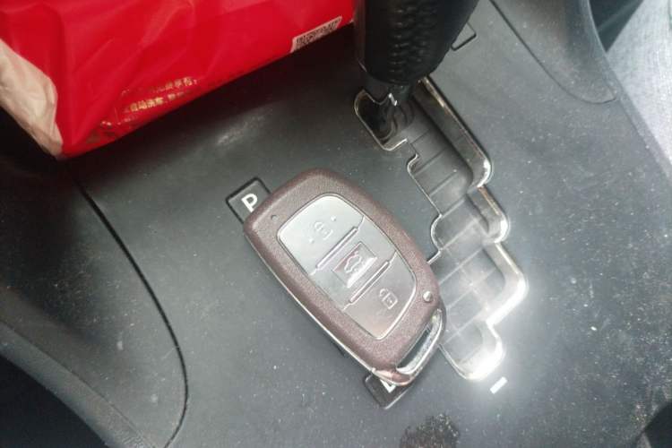 Used Hyundai ix35 2015 2.0L Automatic 2WD Smart Version China V Standard Vehicle Key
