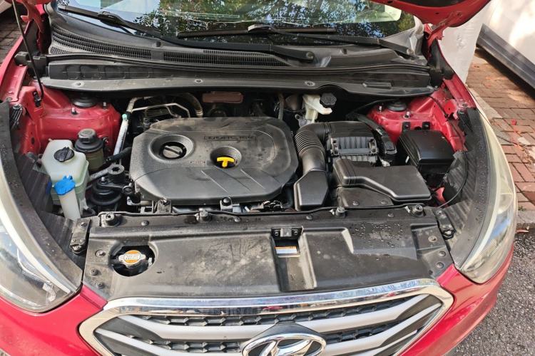 Used Hyundai ix35 2015 2.0L Automatic 2WD Smart Version China V Standard Engine Bay