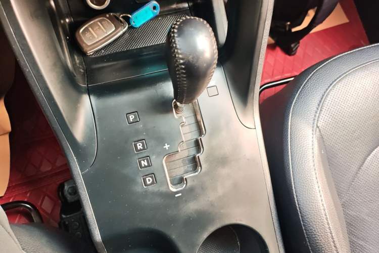 Used Hyundai ix35 2015 2.0L Automatic 2WD Smart Version China V Standard Gear Lever