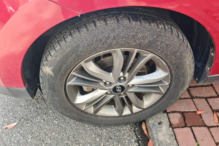 Used Hyundai ix35 2015 2.0L Automatic 2WD Smart Version China V Standard Left Front Wheel Hub