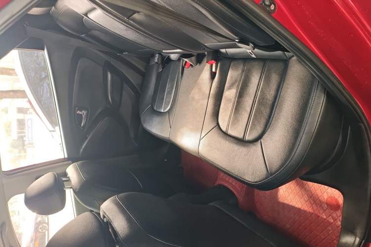 Used Hyundai ix35 2015 2.0L Automatic 2WD Smart Version China V Standard Left Rear Seat
