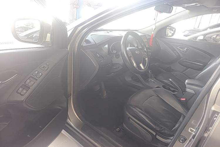 Used Hyundai ix35 2015 2.0L Automatic 2WD Smart Type China IV Driver Seat