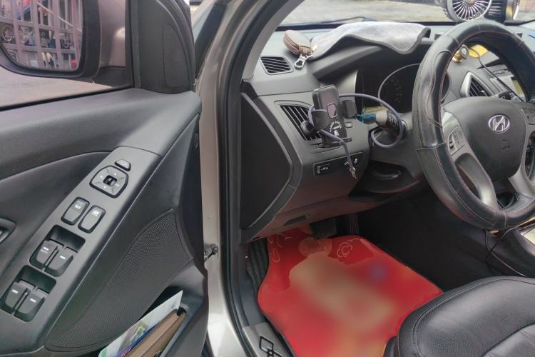 Used Hyundai ix35 2015 2.0L Automatic 2WD Smart Version China V Standard Driver Seat