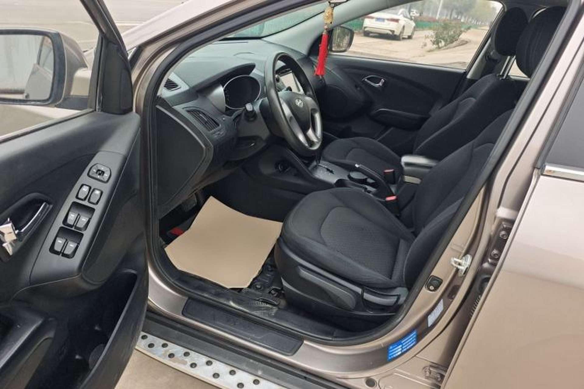 Used Hyundai ix35 2015 2.0L Automatic 2WD Comfort Edition China V Standard Driver Seat