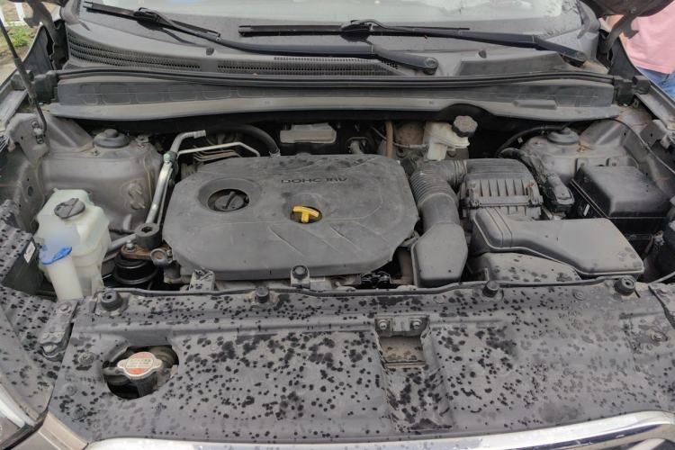 Used Hyundai ix35 2015 2.0L Automatic 2WD Smart Version China V Standard Engine Bay