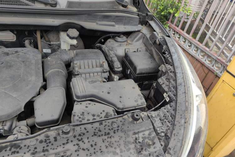 Used Hyundai ix35 2015 2.0L Automatic 2WD Smart Version China V Standard Engine Bay Left