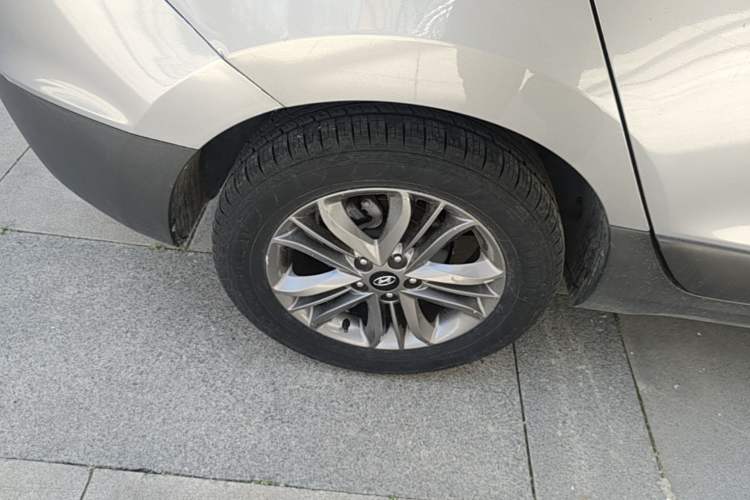 Used Hyundai ix35 2015 2.0L Automatic 2WD Smart Version China V Standard Exterior 5