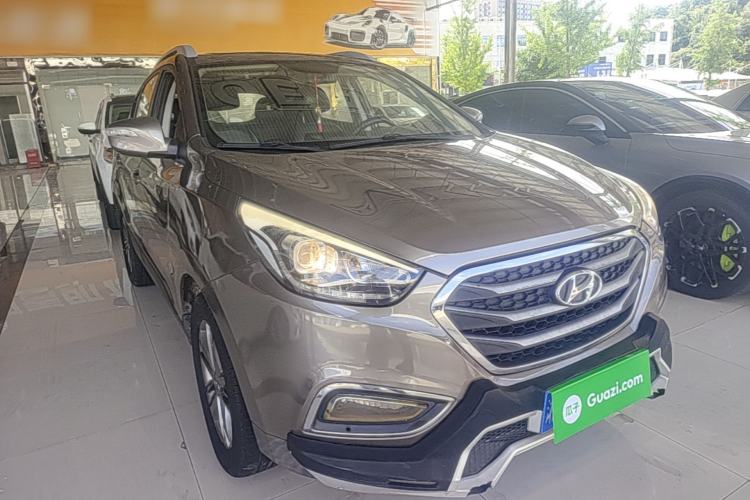 Used Hyundai ix35 2015 2.0L Automatic 2WD Smart Type China IV Front Right 45 Deg
