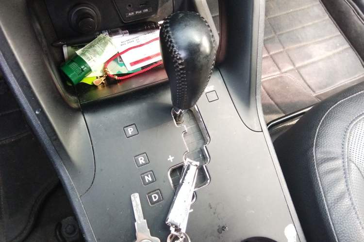 Used Hyundai ix35 2015 2.0L Automatic 2WD Smart Type China IV Gear Lever