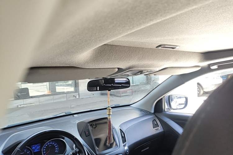 Used Hyundai ix35 2015 2.0L Automatic 2WD Smart Version China V Standard Headliner