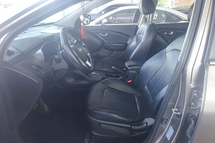 Used Hyundai ix35 2015 2.0L Automatic 2WD Smart Type China IV Left Front Seat