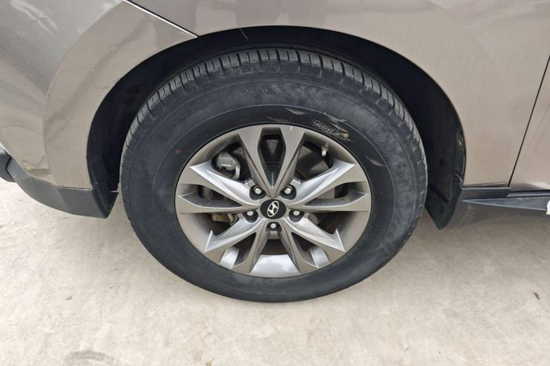 Used Hyundai ix35 2015 2.0L Automatic 2WD Comfort Edition China V Standard Left Front Wheel Hub