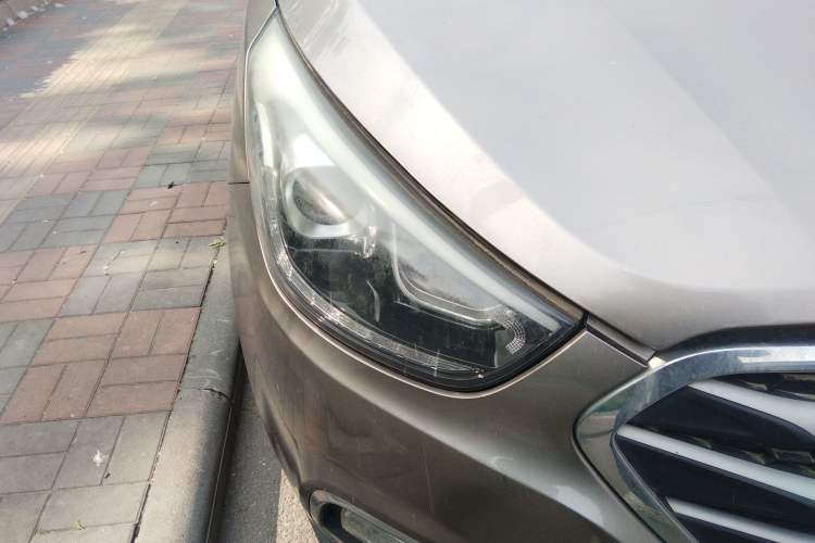 Used Hyundai ix35 2015 2.0L Automatic 2WD Smart Type China IV Right Front Headlight