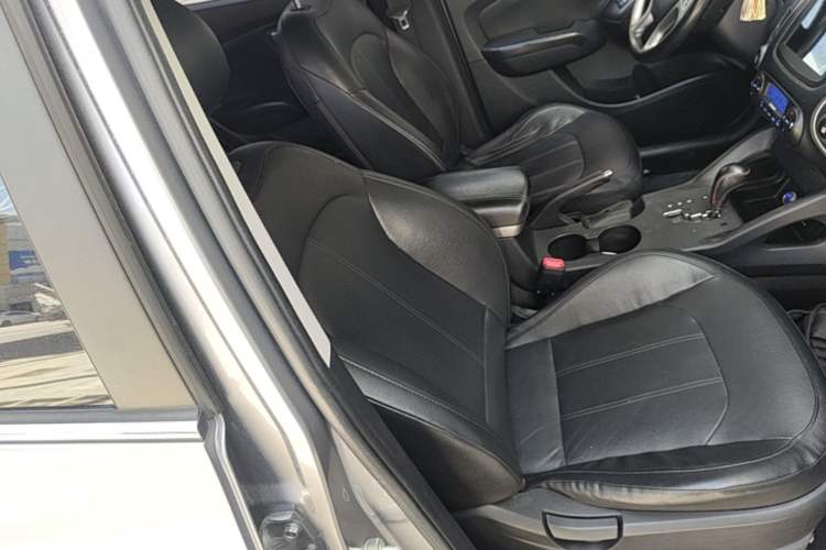 Used Hyundai ix35 2015 2.0L Automatic 2WD Smart Version China V Standard Right Front Seat