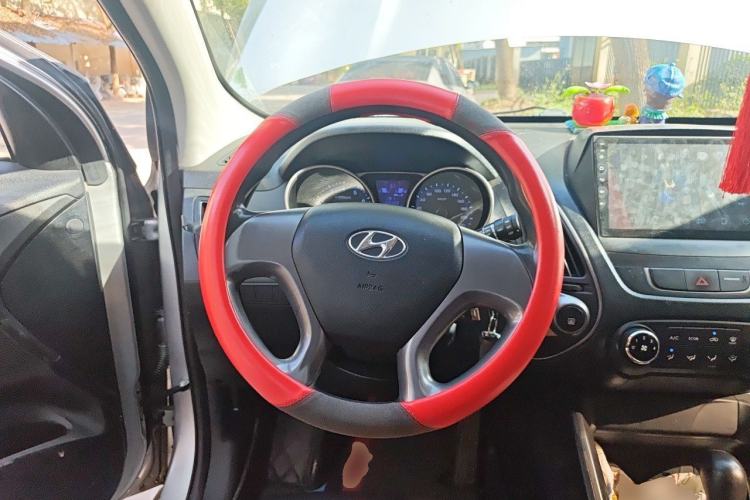 Used Hyundai ix35 2015 2.0L Automatic 2WD Comfort Edition China V Standard Steering Wheel