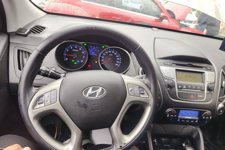 Used Hyundai ix35 2015 2.0L Automatic 2WD Smart Type China IV Steering Wheel