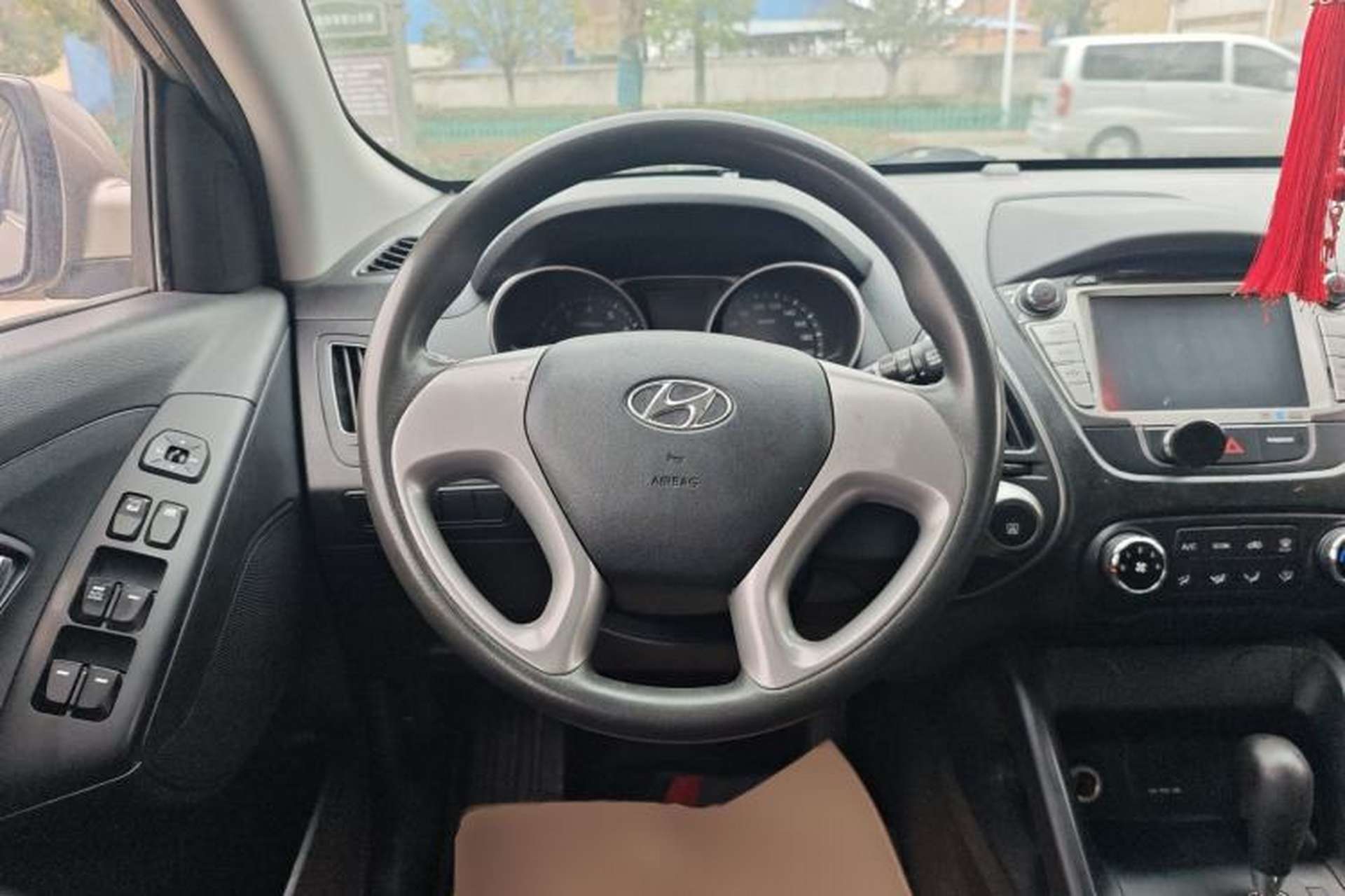 Used Hyundai ix35 2015 2.0L Automatic 2WD Comfort Edition China V Standard Steering Wheel