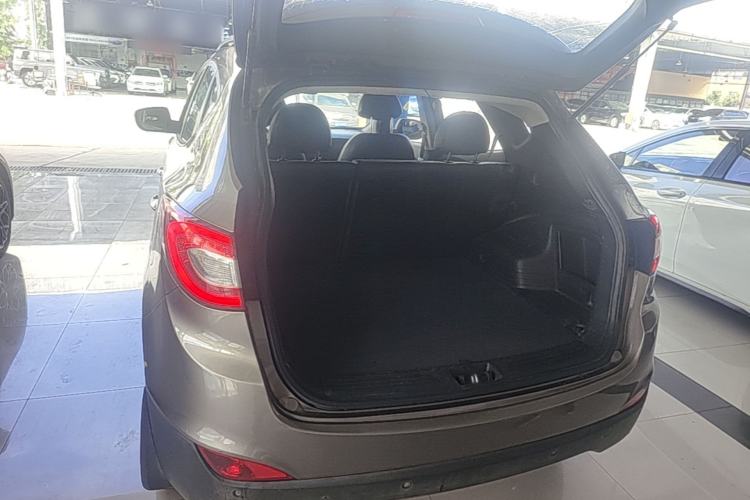 Used Hyundai ix35 2015 2.0L Automatic 2WD Smart Type China IV Trunk