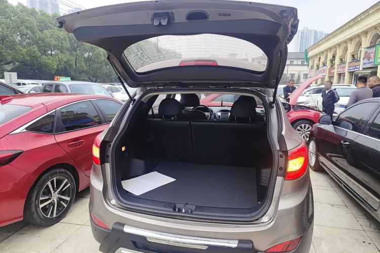 Used Hyundai ix35 2015 2.0L Automatic 2WD Smart Type China IV Trunk