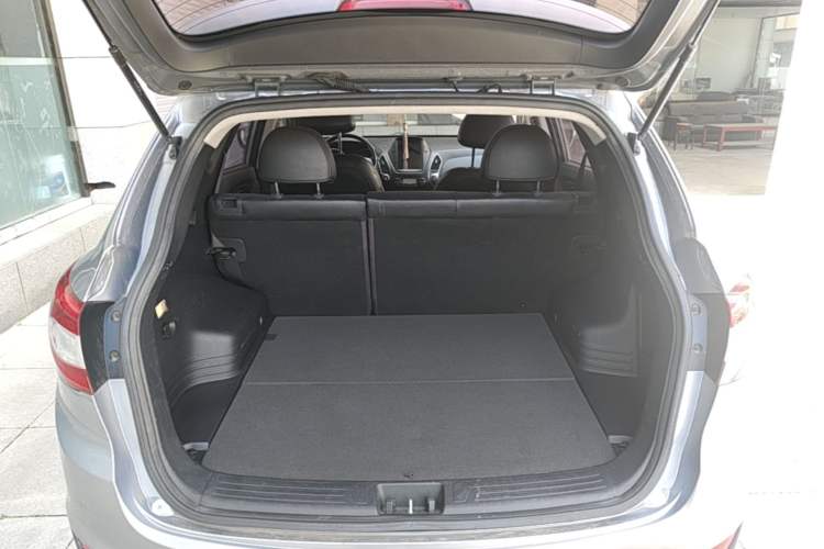 Used Hyundai ix35 2015 2.0L Automatic 2WD Smart Version China V Standard Trunk