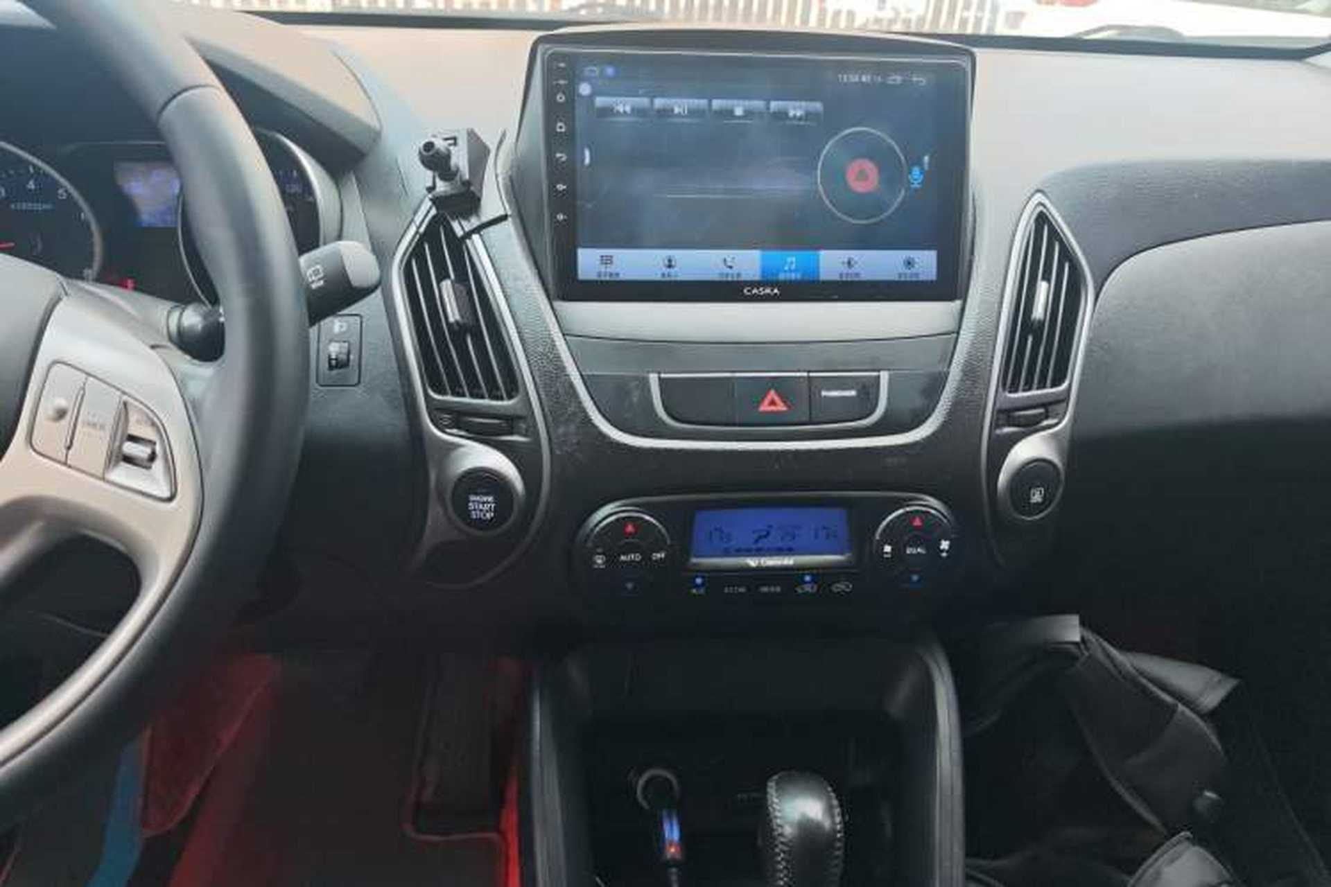 Used Hyundai ix35 2015 2.0L Automatic 2WD Smart Version China V Standard Audio And AC Panel