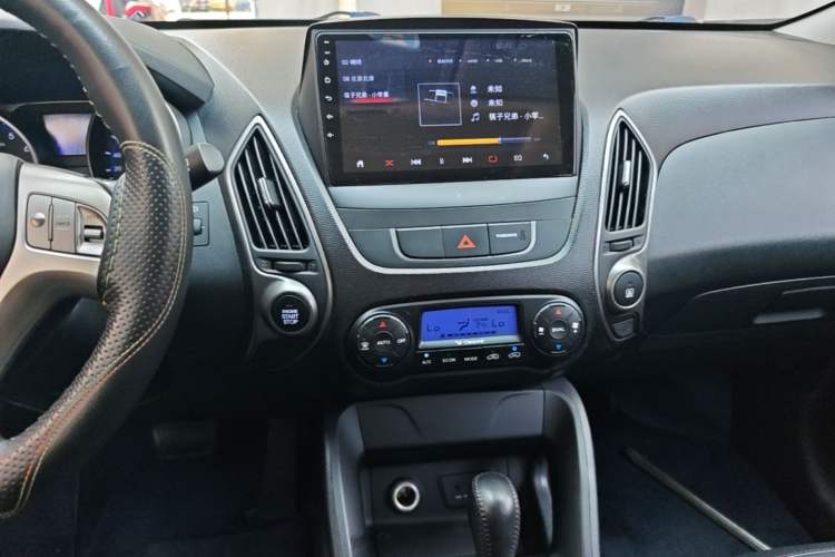 Used Hyundai ix35 2015 2.0L Automatic 2WD Smart Type China IV Audio And AC Panel