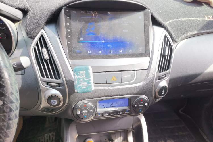 Used Hyundai ix35 2015 2.0L Automatic 2WD Smart Type China IV Audio And AC Panel