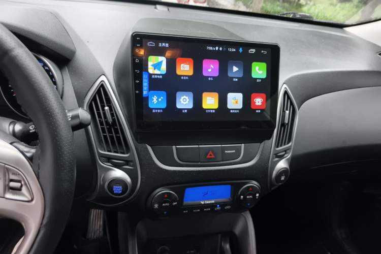 Used Hyundai ix35 2015 2.0L Automatic 2WD Smart Version China V Standard Audio And AC Panel