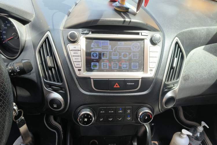 Used Hyundai ix35 2015 2.0L Automatic 2WD Comfort Edition China IV Standard Audio And AC Panel