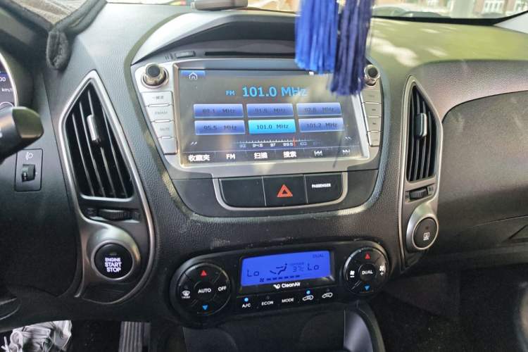 Used Hyundai ix35 2015 2.0L Automatic 2WD Smart Type China IV Audio And AC Panel