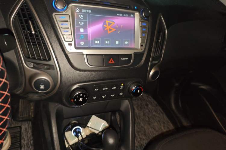 Used Hyundai ix35 2015 2.0L Automatic 2WD Comfort Edition China IV Standard Audio And AC Panel