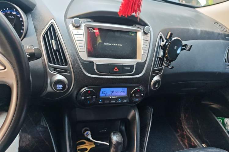 Used Hyundai ix35 2015 2.0L Automatic 2WD Smart Type China IV Audio And AC Panel