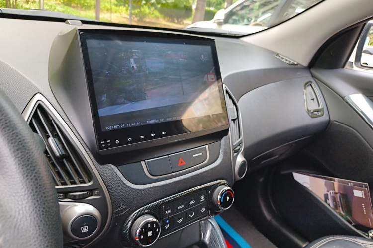 Used Hyundai ix35 2015 2.0L Automatic 2WD Comfort Edition China V Standard Audio And AC Panel