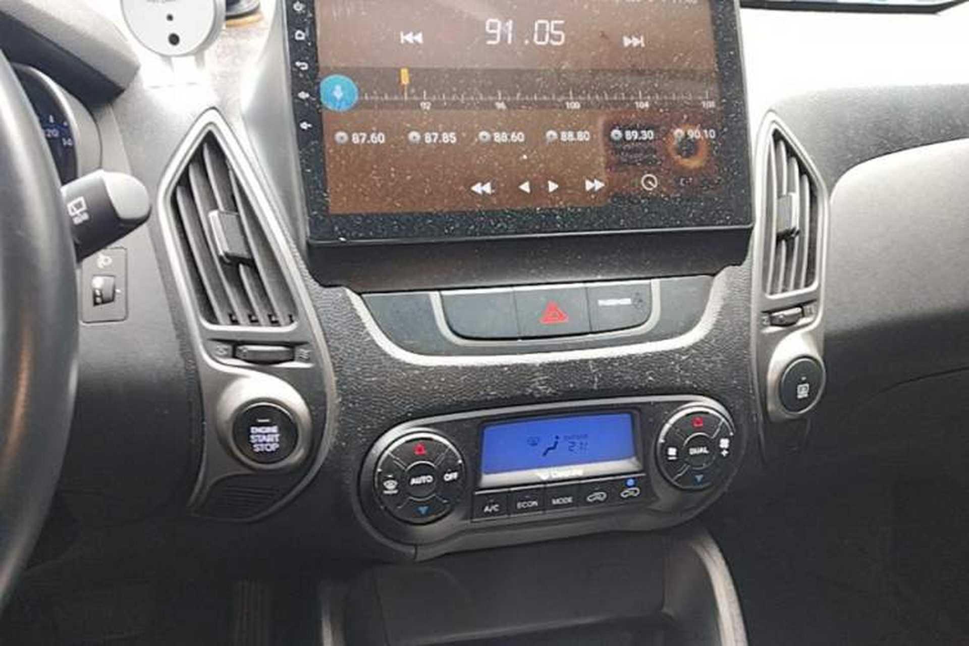 Used Hyundai ix35 2015 2.0L Automatic 2WD Smart Type China IV Audio And AC Panel